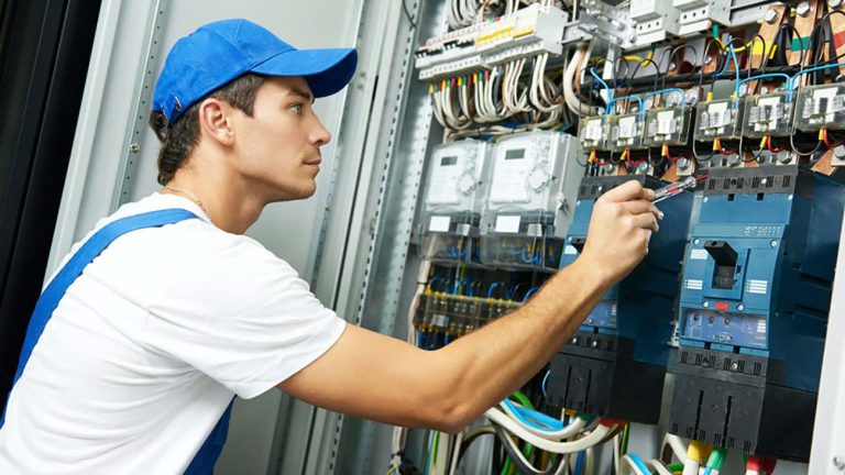 تأمین و فروش تجهیزات صنعتی برق با کیفیت بالا